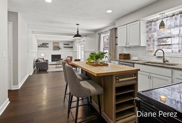 1920 Glenmoor Court Se, City Of Kentwood, MI 49508