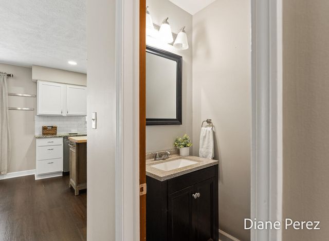 1920 Glenmoor Court Se, City Of Kentwood, MI 49508