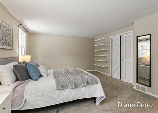 1920 Glenmoor Court Se, City Of Kentwood, MI 49508