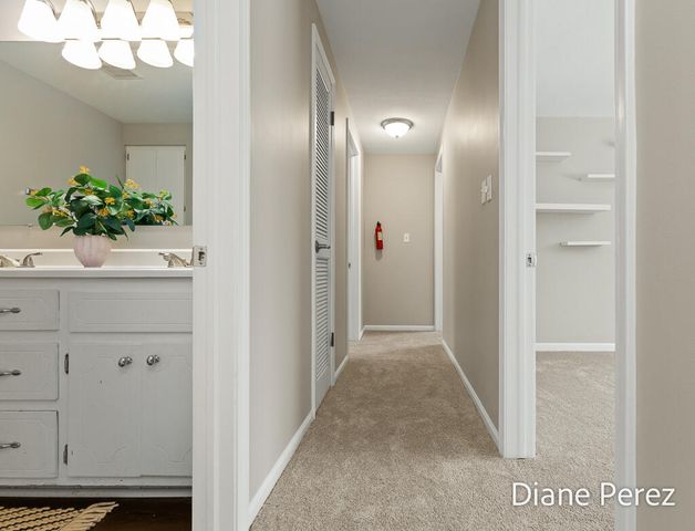 1920 Glenmoor Court Se, City Of Kentwood, MI 49508