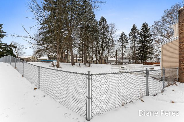 1920 Glenmoor Court Se, City Of Kentwood, MI 49508