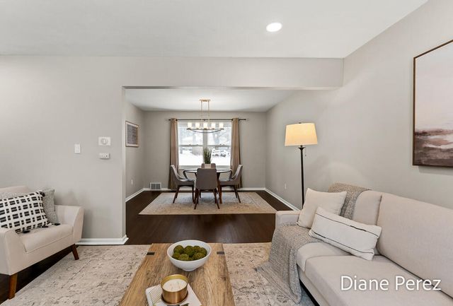 1920 Glenmoor Court Se, City Of Kentwood, MI 49508