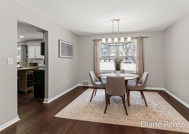 1920 Glenmoor Court Se, City Of Kentwood, MI 49508