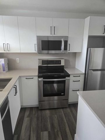 8305 Sunrise Lakes Boulevard 202, Sunrise, FL 33322