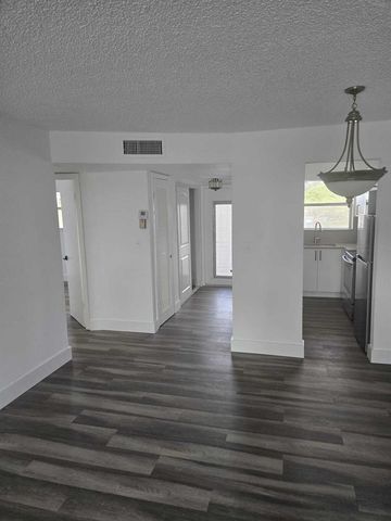 8305 Sunrise Lakes Boulevard 202, Sunrise, FL 33322