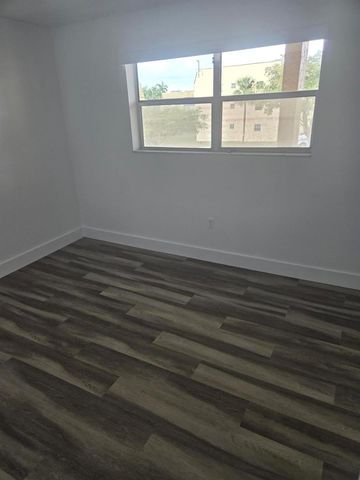8305 Sunrise Lakes Boulevard 202, Sunrise, FL 33322