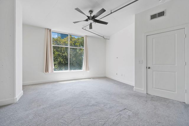 1901 Post Oak Boulevard 306, Houston, TX 77056