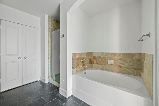 1901 Post Oak Boulevard 306, Houston, TX 77056