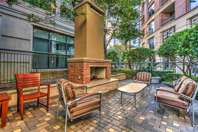 1901 Post Oak Boulevard 306, Houston, TX 77056