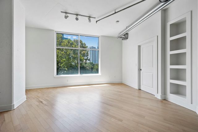 1901 Post Oak Boulevard 306, Houston, TX 77056