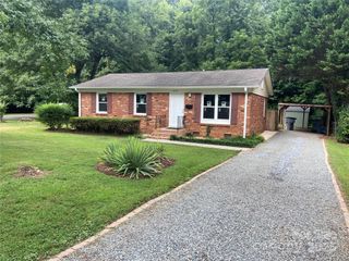 2840 Edsel Place, Charlotte, NC 28205