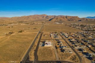 706 Outer Hwy 18 South, Apple Valley, CA 92307