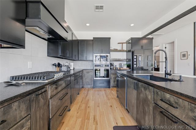 5813 E 126th Place S, Bixby, OK 74008