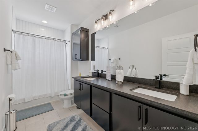 5813 E 126th Place S, Bixby, OK 74008