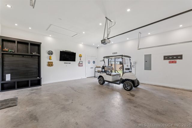 5813 E 126th Place S, Bixby, OK 74008