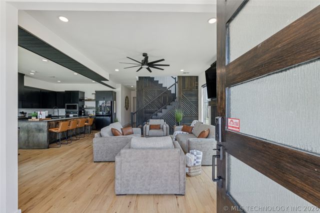 5813 E 126th Place S, Bixby, OK 74008