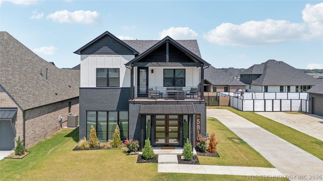 5813 E 126th Place S, Bixby, OK 74008