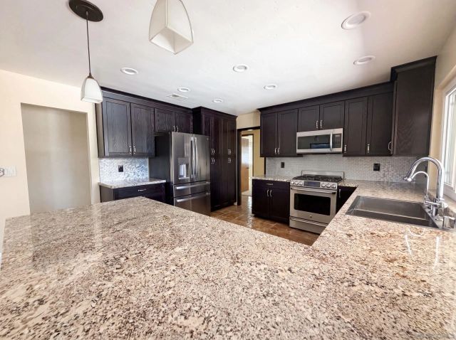 17883 Sintonte, San Diego, CA 92128