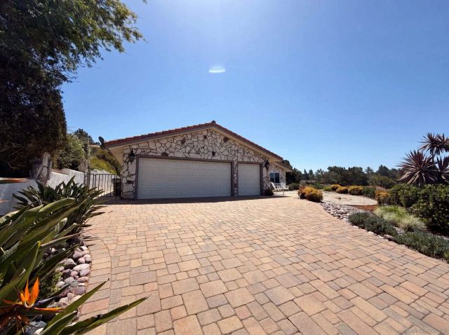 17883 Sintonte, San Diego, CA 92128
