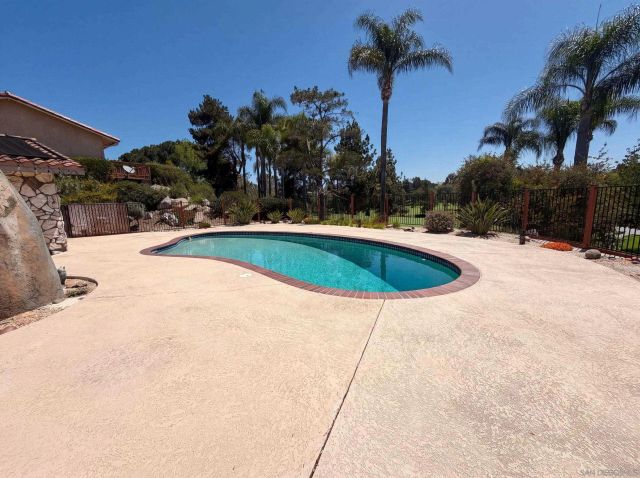 17883 Sintonte, San Diego, CA 92128