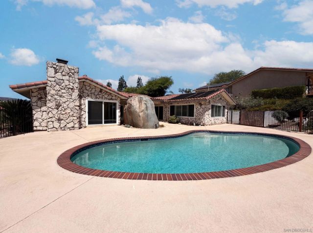 17883 Sintonte, San Diego, CA 92128