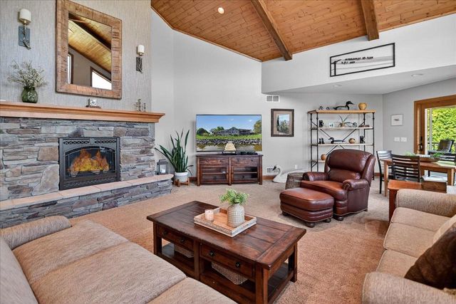 404 Sunset Court, Marshall, WI 53559