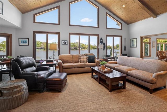 404 Sunset Court, Marshall, WI 53559