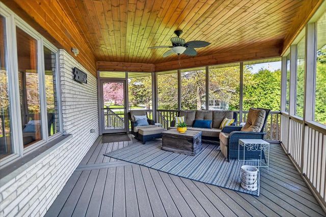 404 Sunset Court, Marshall, WI 53559