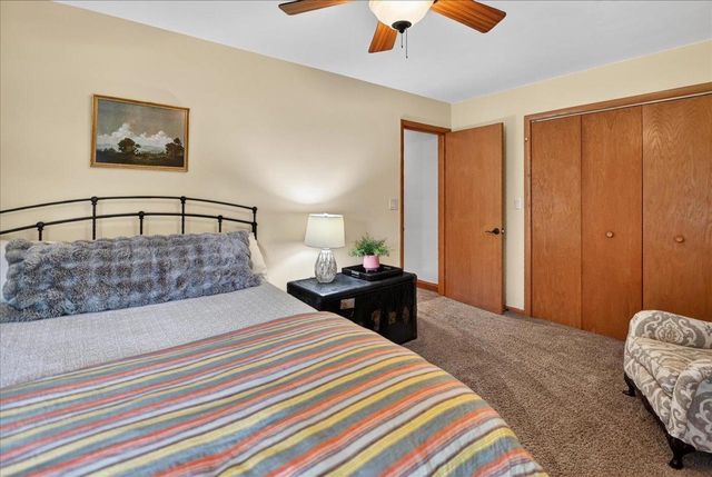 404 Sunset Court, Marshall, WI 53559