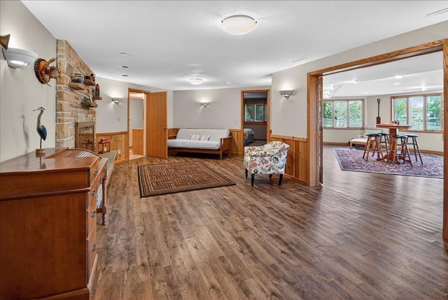404 Sunset Court, Marshall, WI 53559