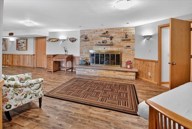 404 Sunset Court, Marshall, WI 53559