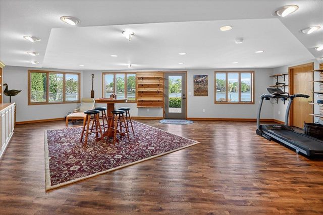 404 Sunset Court, Marshall, WI 53559