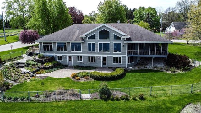 404 Sunset Court, Marshall, WI 53559