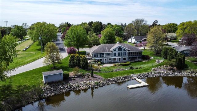 404 Sunset Court, Marshall, WI 53559