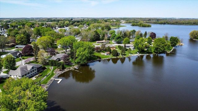 404 Sunset Court, Marshall, WI 53559