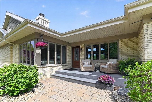 404 Sunset Court, Marshall, WI 53559