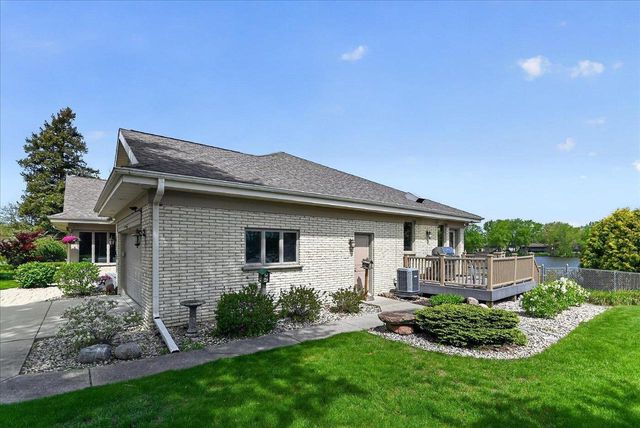 404 Sunset Court, Marshall, WI 53559