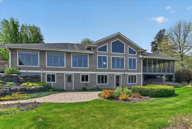 404 Sunset Court, Marshall, WI 53559