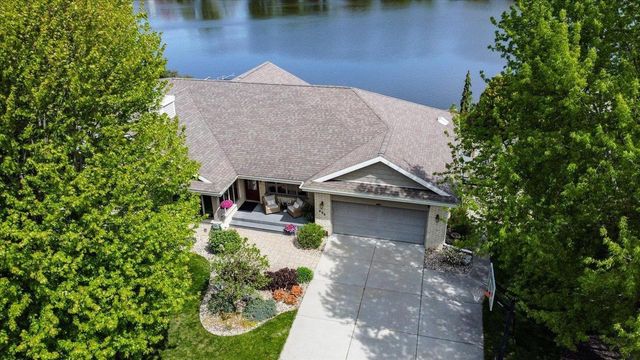 404 Sunset Court, Marshall, WI 53559