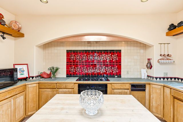 60 Bonanza Trail, Santa Fe, NM 87508
