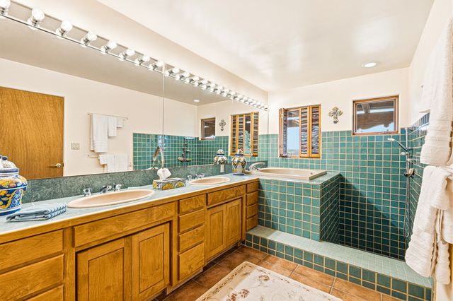 60 Bonanza Trail, Santa Fe, NM 87508