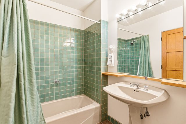 60 Bonanza Trail, Santa Fe, NM 87508