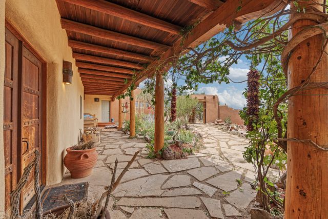 60 Bonanza Trail, Santa Fe, NM 87508