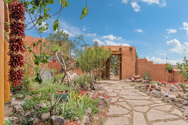 60 Bonanza Trail, Santa Fe, NM 87508