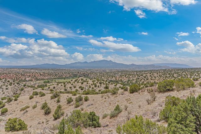 60 Bonanza Trail, Santa Fe, NM 87508