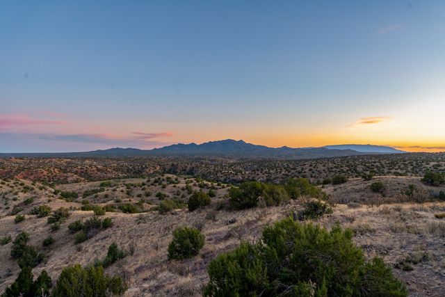 60 Bonanza Trail, Santa Fe, NM 87508
