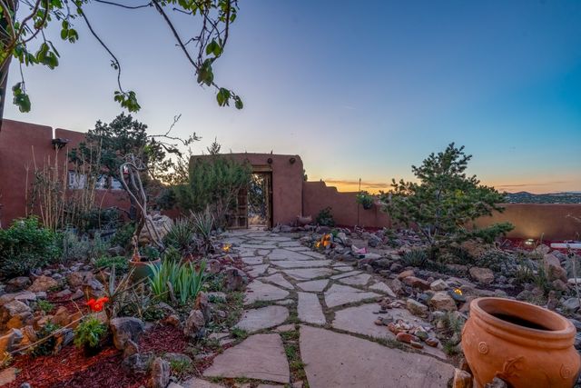 60 Bonanza Trail, Santa Fe, NM 87508
