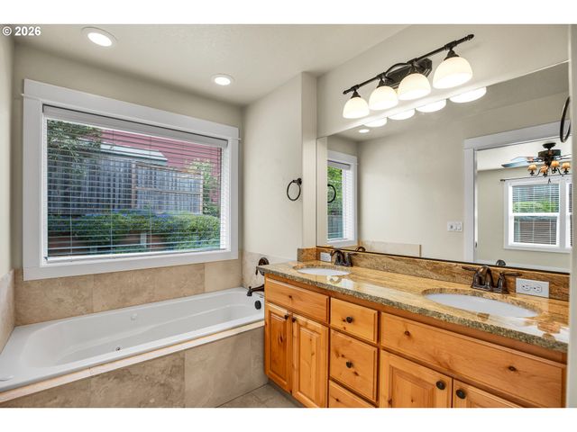 2624 Ne 55th Pl, Lincoln City, OR 97367