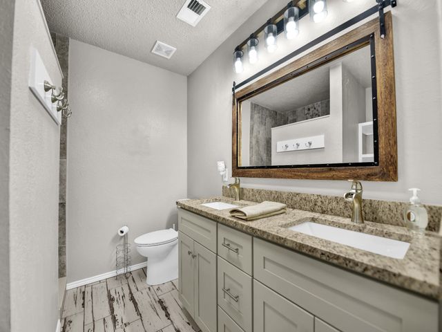 617 Oak View Court, Azle, TX 76020