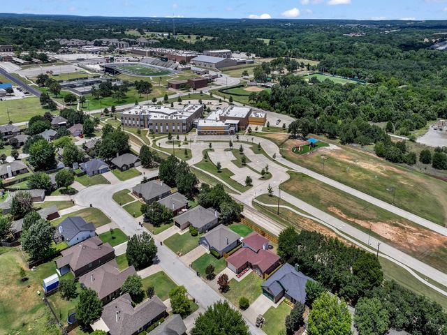 617 Oak View Court, Azle, TX 76020